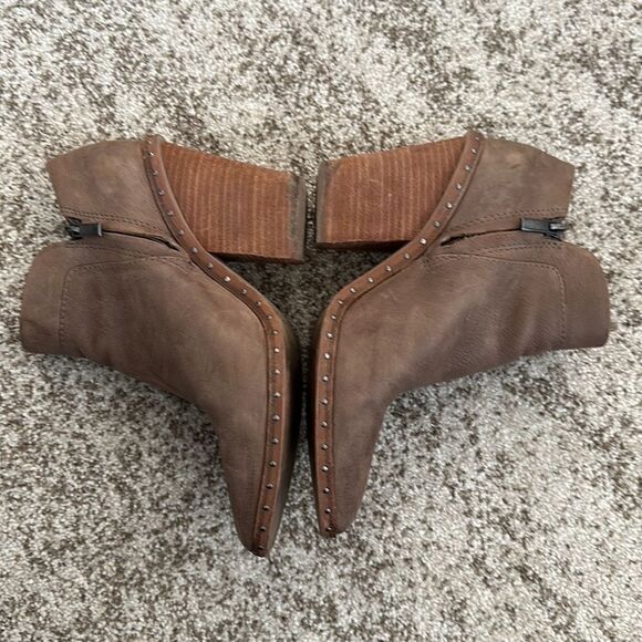 Mercer Edit Taupe Block Heeled Boots 7 - Picture 6 of 11